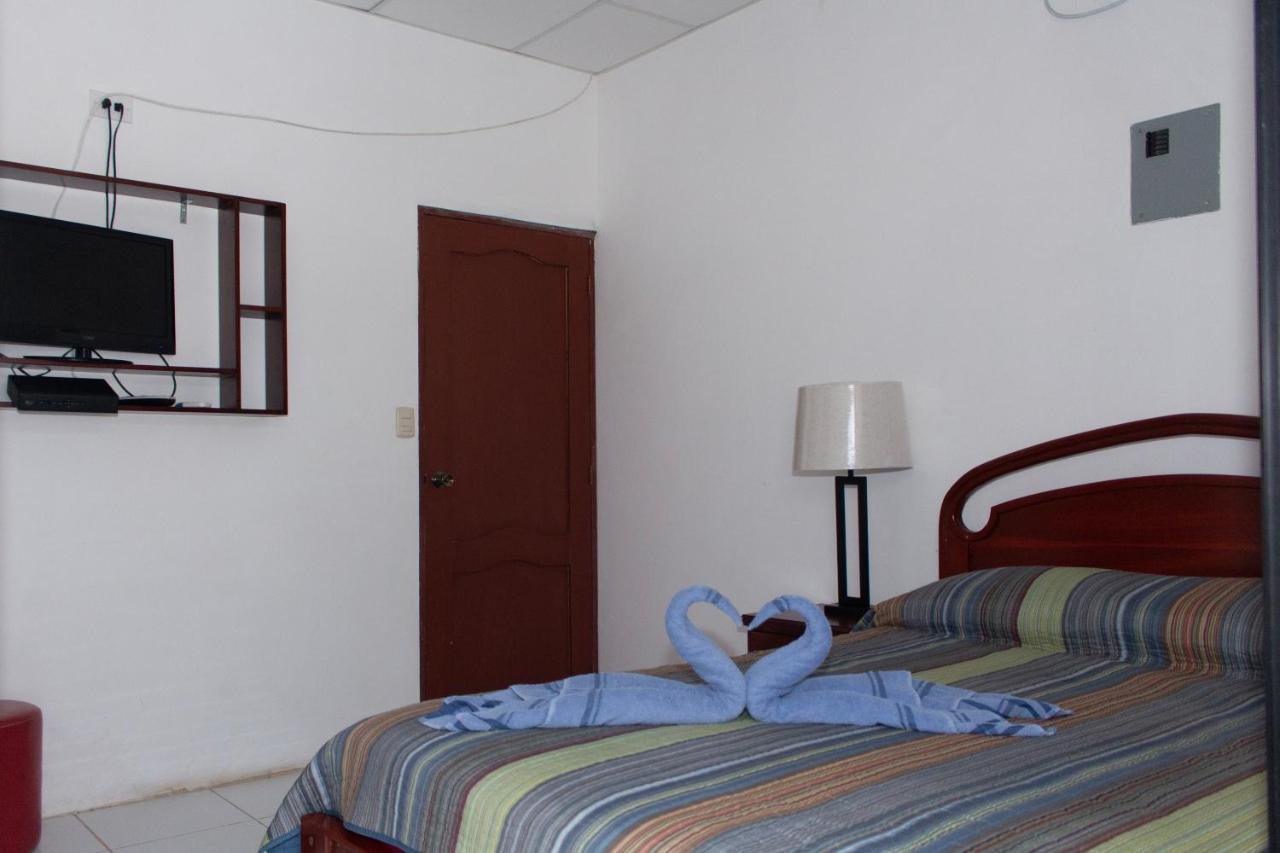 Hosteria "El Paraiso" Montanita Bagian luar foto